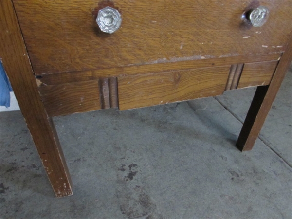 ANTIQUE QUARTER SAWN OAK 2-DRAWER SIDE TABLE W/GLASS DRAWER PULLS