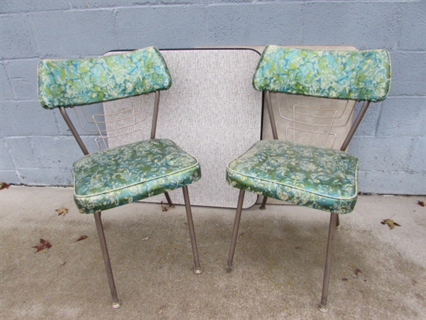 PAIR OF VINTAGE CHAIRS & 2 FOLDING CARD TABLES