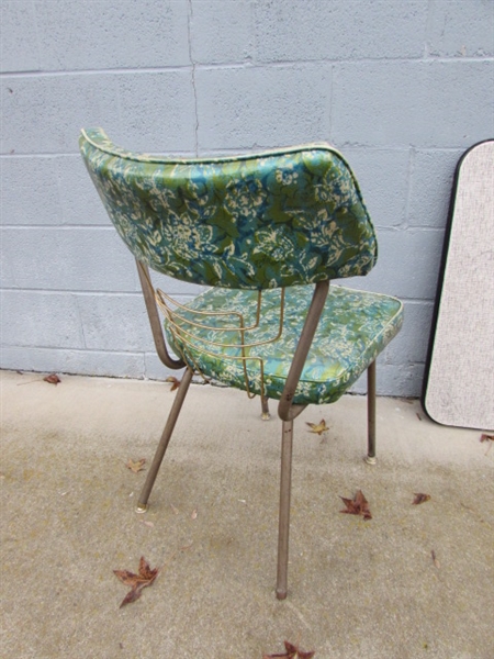 PAIR OF VINTAGE CHAIRS & 2 FOLDING CARD TABLES