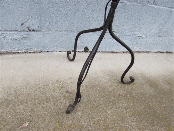 ANTIQUE OAK ROCKING CHAIR & VINTAGE FLOOR LAMP