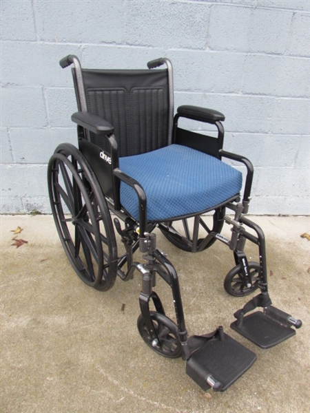 SMALL DRIVE SILVER SPORT II WHEELCHAIR & CANE