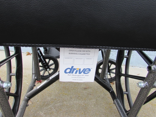 SMALL DRIVE SILVER SPORT II WHEELCHAIR & CANE