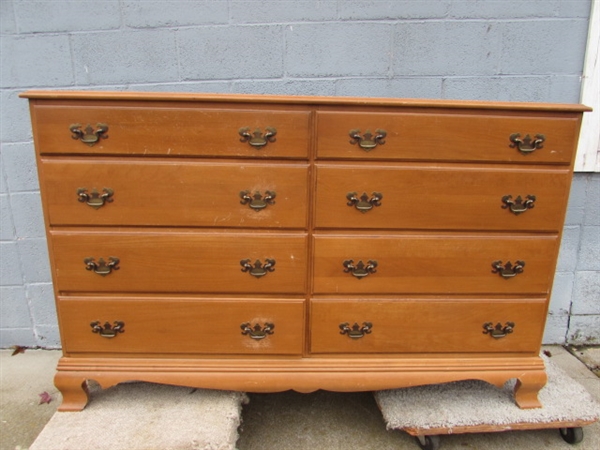 VINTAGE MAPLE 8-DRAWER COLONIAL CRAFT DRESSER