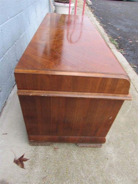 VINTAGE LANE WATERFALL CEDAR CHEST