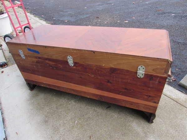 VINTAGE LANE WATERFALL CEDAR CHEST