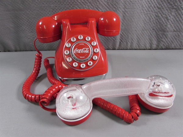 COCA-COLA SNOW DOME PUSH BUTTON PHONE WITH INTERCHANGEABLE HANDSETS