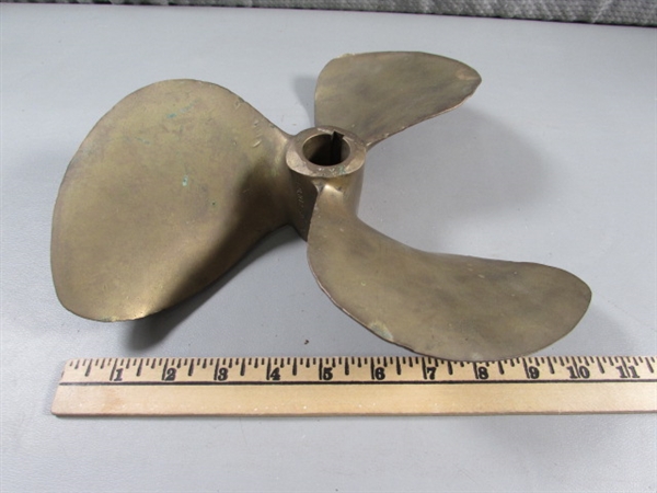 SOLID BRASS PROPELLER PAPERWEIGHT