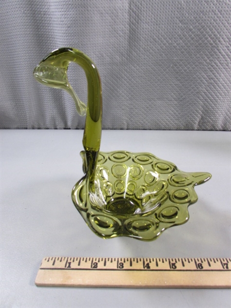 ART GLASS PITCHER/BUD VASE, PEARS, SQUASH & PRESSED GLASS SWAN CANDY DISH