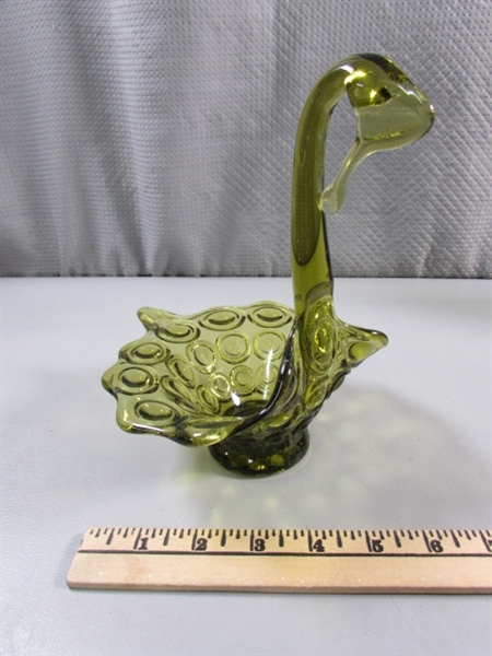 ART GLASS PITCHER/BUD VASE, PEARS, SQUASH & PRESSED GLASS SWAN CANDY DISH