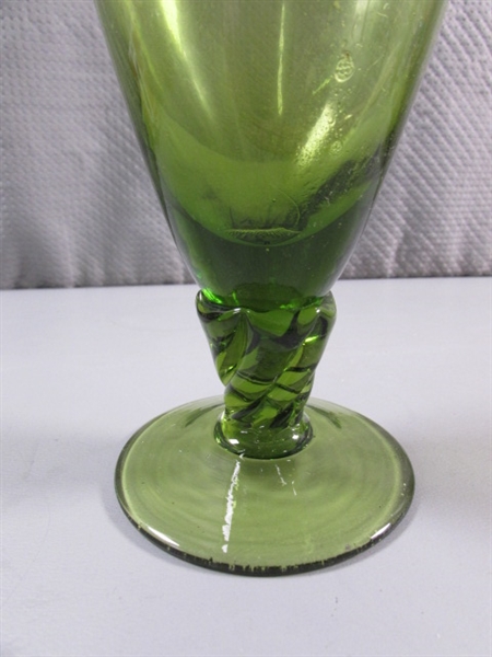 ART GLASS PITCHER/BUD VASE, PEARS, SQUASH & PRESSED GLASS SWAN CANDY DISH