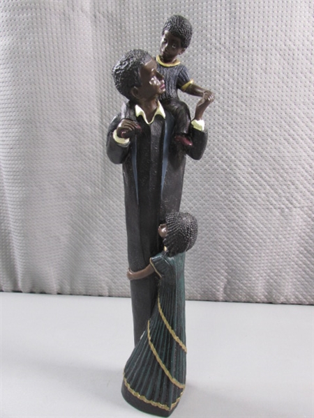 FATHER & CHILDREN PENCIL STATUE/FIGURINE (RESIN)