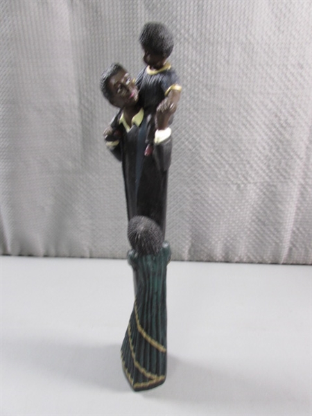 FATHER & CHILDREN PENCIL STATUE/FIGURINE (RESIN)