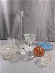 COLLECTION OF PRETTY VINTAGE & MODERN GLASSWARE