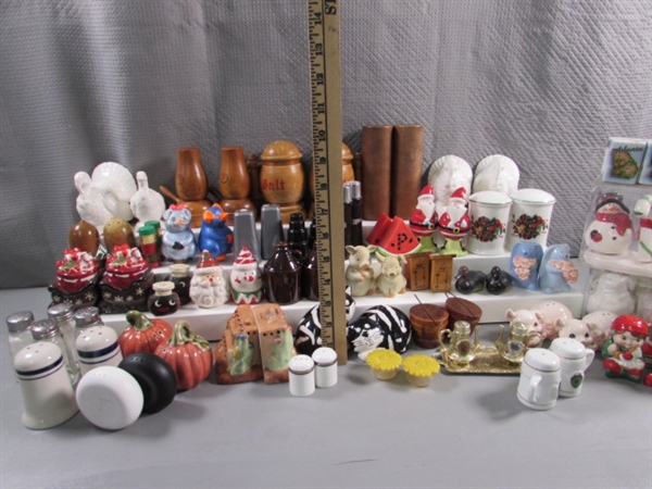 LARGE COLLECTION OF SALT & PEPPER SHAKERS