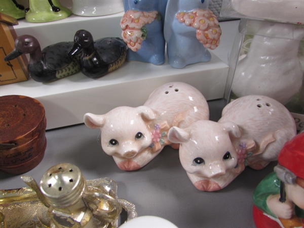 LARGE COLLECTION OF SALT & PEPPER SHAKERS