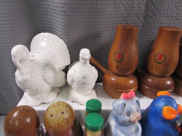 LARGE COLLECTION OF SALT & PEPPER SHAKERS