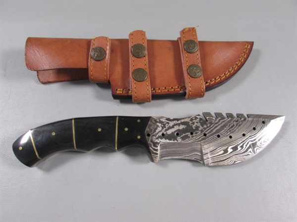 DAMASCUS KNIFE W/LEATHER SHEATH - NEW