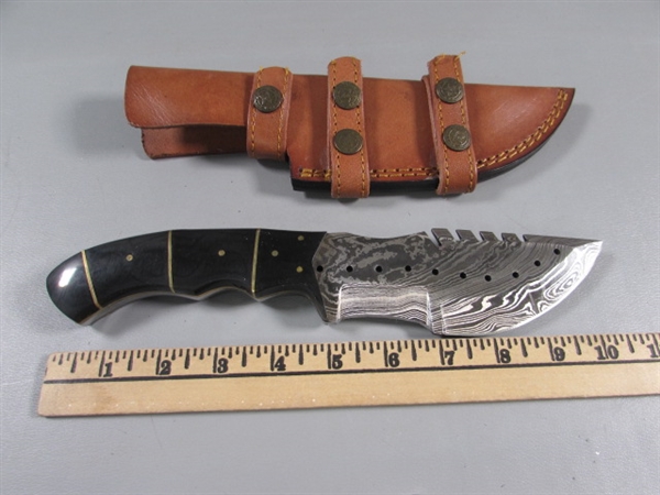 DAMASCUS KNIFE W/LEATHER SHEATH - NEW