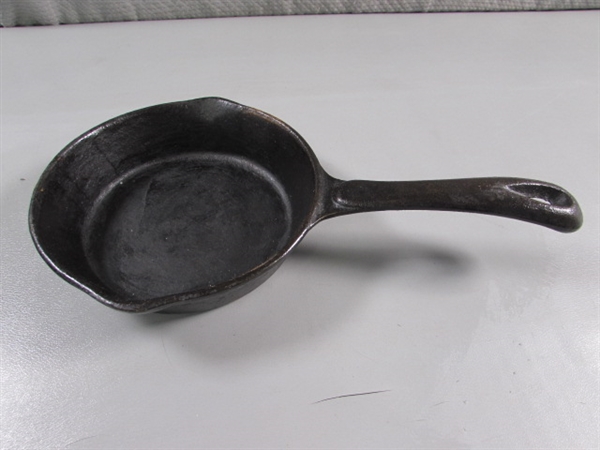 6 CAST IRON SKILLET