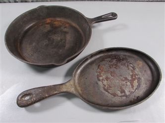 2 CAST IRON SKILLETS