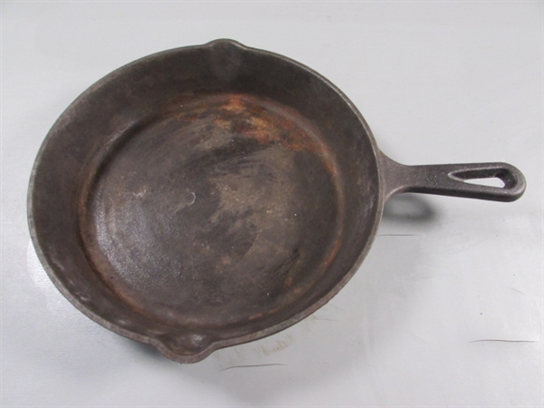 2 CAST IRON SKILLETS