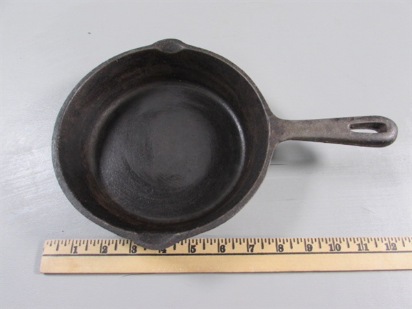 2 CAST IRON SKILLETS