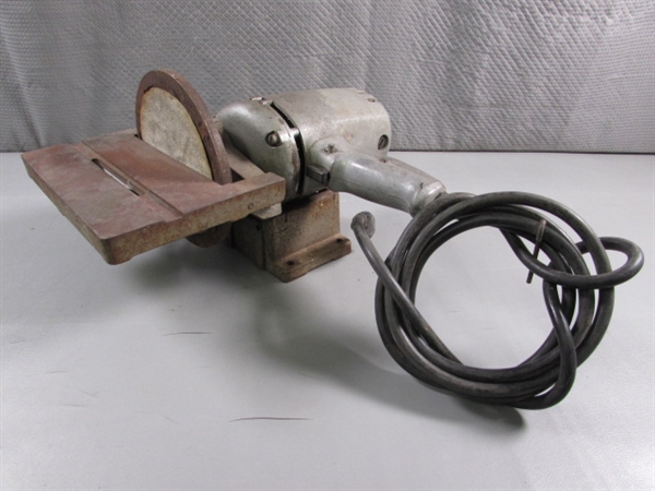 VINTAGE MILLERS FALLS DYNO-MITE ELECTRIC DRILL W/ATTACHMENTS