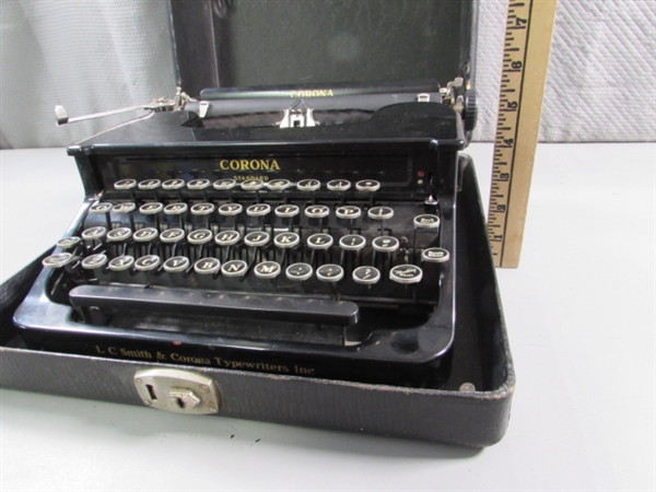 VINTAGE MANUAL CORONA STANDARD TYPEWRITER W/CASE - ENAMELED KEYS