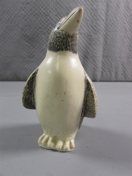 CARVED PENGUIN - RESIN? BONE?