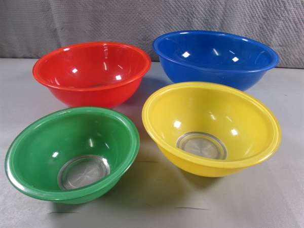 VINTAGE PRIMARY COLORS GLASS MIXING BOWLS - APPLIED COLOR OVER CLEAR GLASS