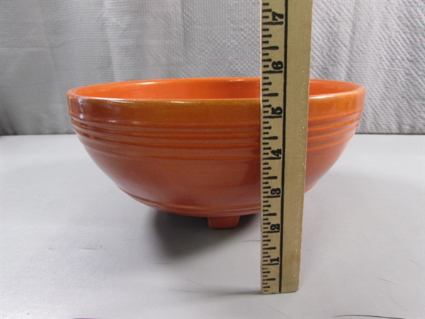 VINTAGE/ANTIQUE BAUER POTTERY BOWL - HAS HAIRLINE CRACK