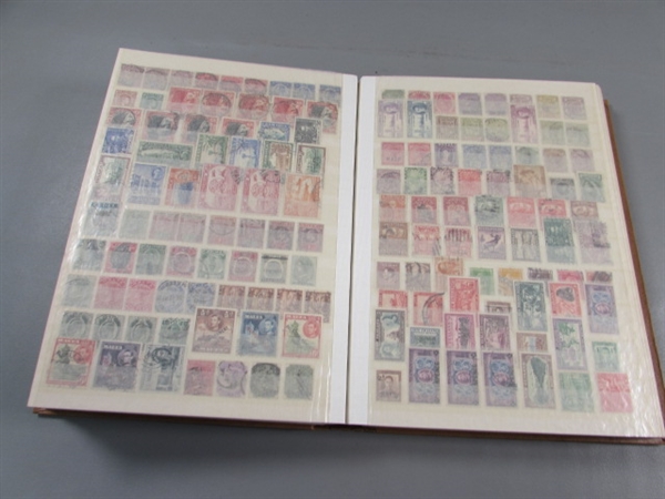 COLLECTOR'S POSTAGE STAMP ALBUM - FULL