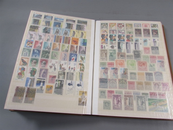 COLLECTOR'S POSTAGE STAMP ALBUM - FULL