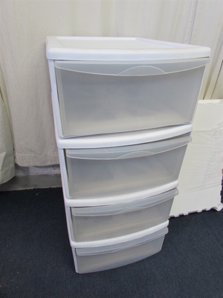 SET OF 4 'STERILITE' STORAGE DRAWERS & PLASTIC SHELVING UNIT