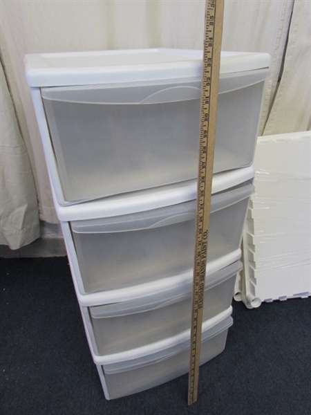 SET OF 4 'STERILITE' STORAGE DRAWERS & PLASTIC SHELVING UNIT