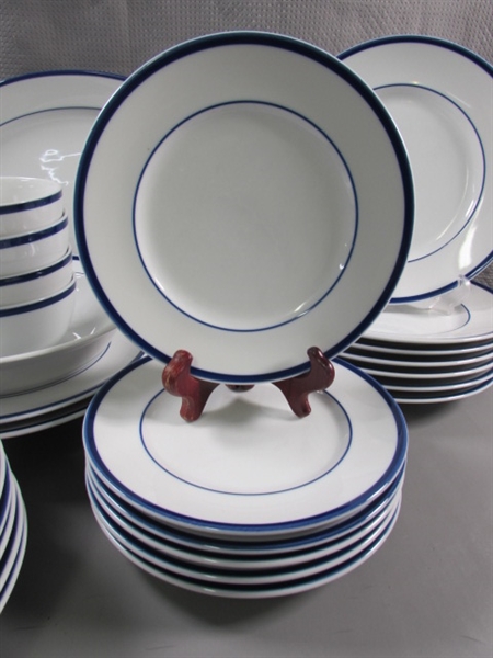 BRASSERIE DINNERWARE & SERVING DISHES 53-PIECE SET