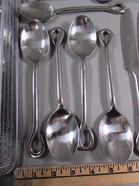 2 SETS OF FLATWARE