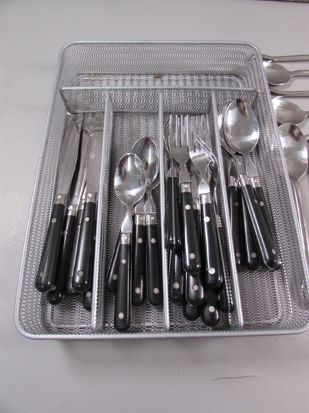 2 SETS OF FLATWARE