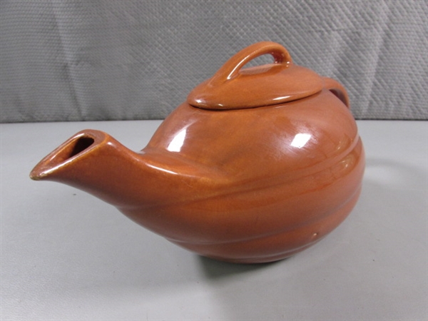 VINTAGE 'BAUER' ALADDIN TEAPOT - BURNT ORANGE/BROWN