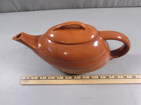 VINTAGE 'BAUER' ALADDIN TEAPOT - BURNT ORANGE/BROWN