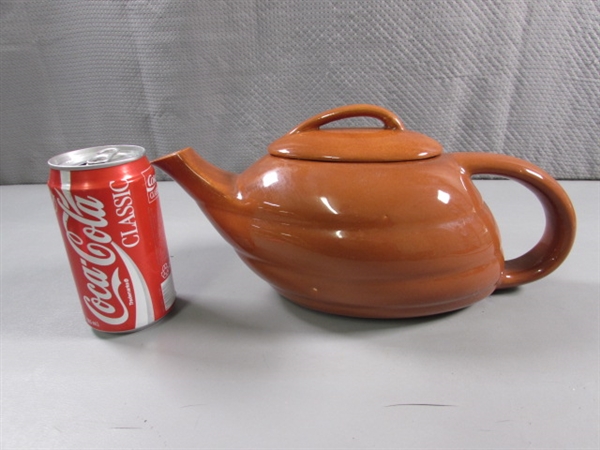 VINTAGE 'BAUER' ALADDIN TEAPOT - BURNT ORANGE/BROWN