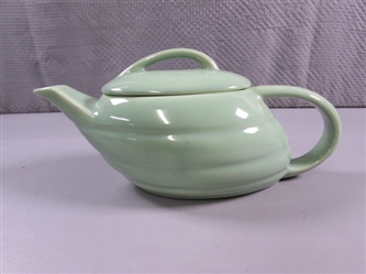 VINTAGE BAUER ALADDIN TEAPOT - MINT GREEN