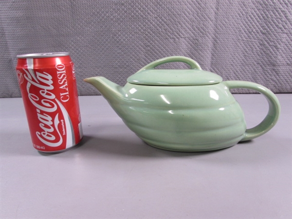 VINTAGE 'BAUER' ALADDIN TEAPOT - MINT GREEN