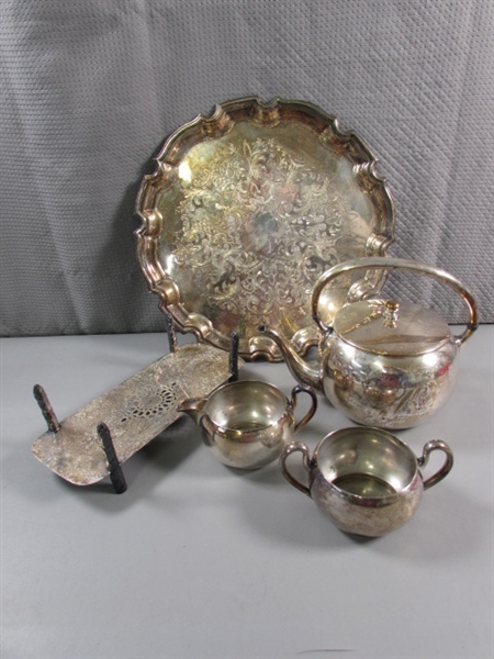 VINTAGE SILVERPLATE TEA SET & TRAYS