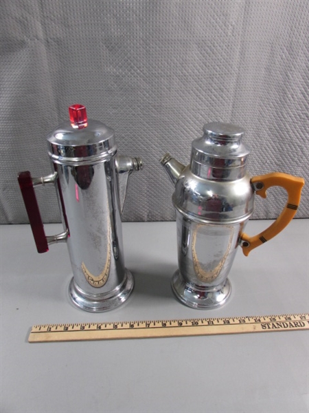 2 VINTAGE MCM CHROMIUM BAR COCKTAIL SHAKERS W/LUCITE & BAKELITE HANDLES