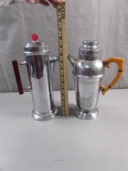 2 VINTAGE MCM CHROMIUM BAR COCKTAIL SHAKERS W/LUCITE & BAKELITE HANDLES