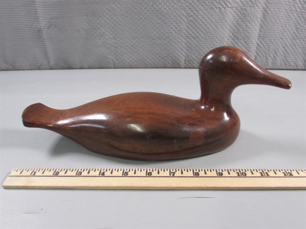 HAND CARVED MAHOGANY DUCK BOOKENDS & DECOR