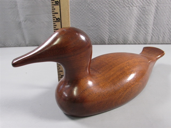 HAND CARVED MAHOGANY DUCK BOOKENDS & DECOR