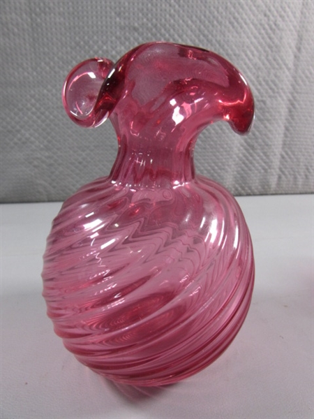 VINTAGE HAND BLOWN CRANBERRY CHALET GLASS VASE & FENTON CREAMER W/CLEAR HANDLE