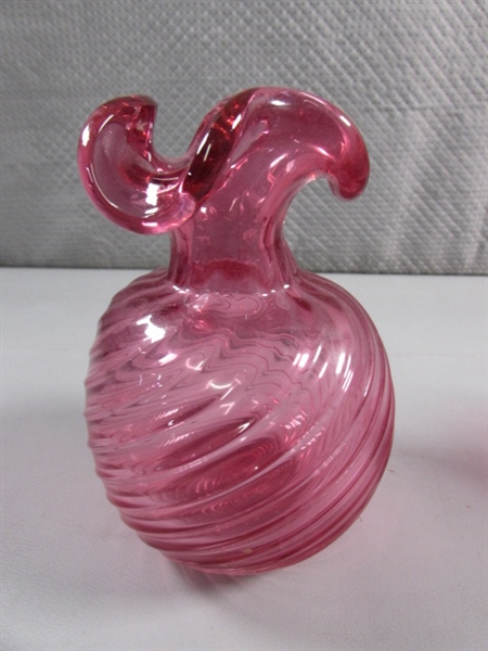 VINTAGE HAND BLOWN CRANBERRY CHALET GLASS VASE & FENTON CREAMER W/CLEAR HANDLE